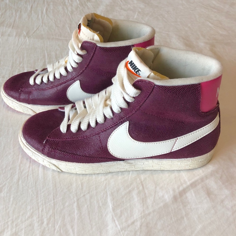 Women’s Nike Blazers - Like New!